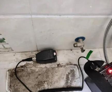 富阳屋顶漏水维修公司分享下卫生间漏水的危害及解决方法